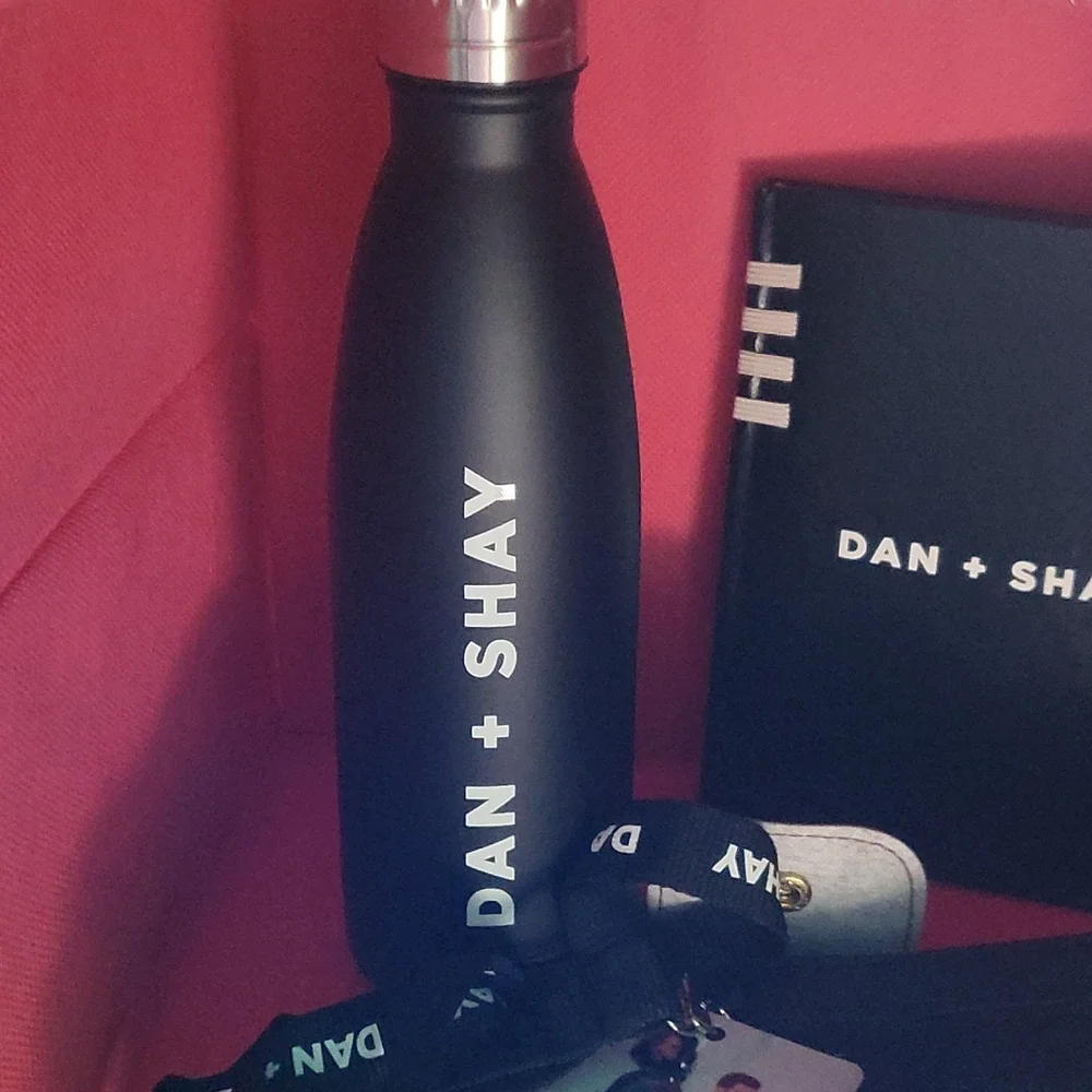 Dan + Shay VIP Set - Picture 4 of 4